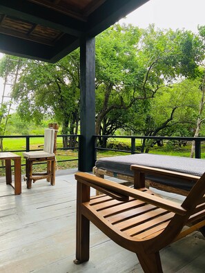 Deluxe Double Room | Lake view - Sigiri Vananthara  (Habarana)