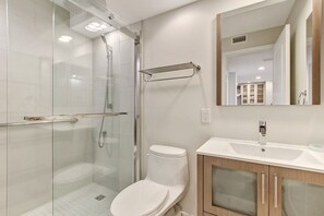 Shower, hair dryer, towels, soap - NEWLY RENOVATED & NEW TO THE MARKET: Modern, Oceanfront One Bedroom Condo. C-120 (Fernandina Beach)