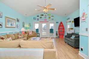 Fernseher, DVD-Player, Bücher