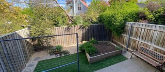 Cosy Work From Home Townhouse 10 Mins From City