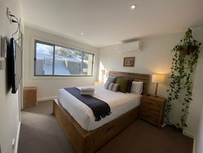1 chambre, bureau, fer et planche à repasser, Wi-Fi