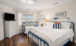 2 bedrooms, iron/ironing board, internet, bed sheets - Steps to the Beach, Golf Cart Included, Private Pool, Pets Considered, 341 Captain John Fripp (Fripp Island)