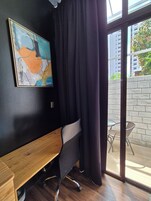 Superior Studio, 1 King Bed, Kitchen | Room amenity