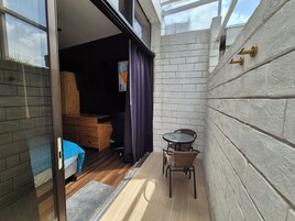 Superior Studio, 1 King Bed, Kitchen | Room amenity