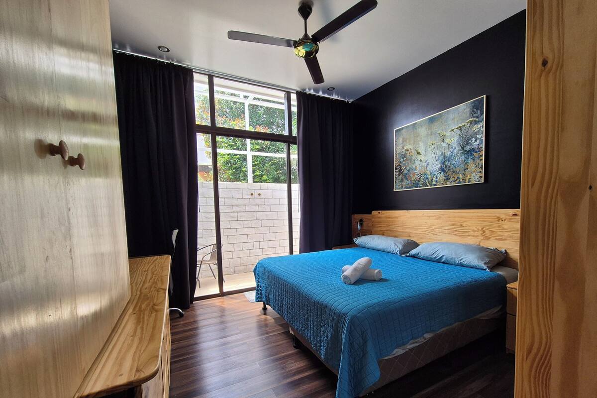 Superior Studio, 1 King Bed, Kitchen | Room amenity