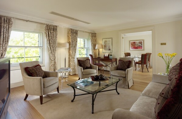 Luxury Apartment, 2 Bedrooms, Park View | Living area | 8-inch Smart TV with digital channels