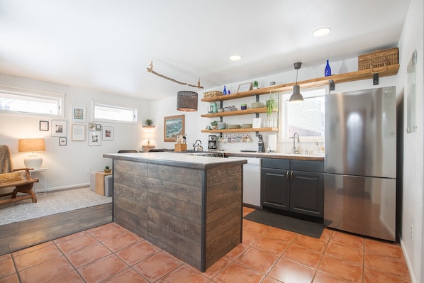 Fridge, microwave, oven, stovetop - Pac. Street Style: In-Town 1bdrm (Telluride)