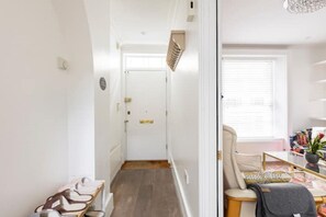 Interior - Historic Home with Modern Comfort | 3 mins to Victoria station (London)