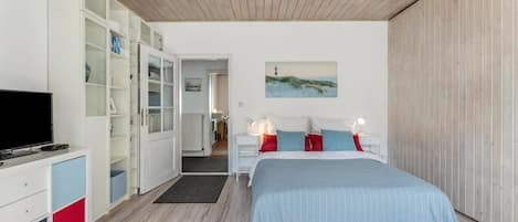 3 soverom, strykejern/-brett, reiseseng for barn og wi-fi (inkludert)