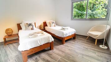 3 chambres, fer et planche à repasser, lit parapluie, accès Internet