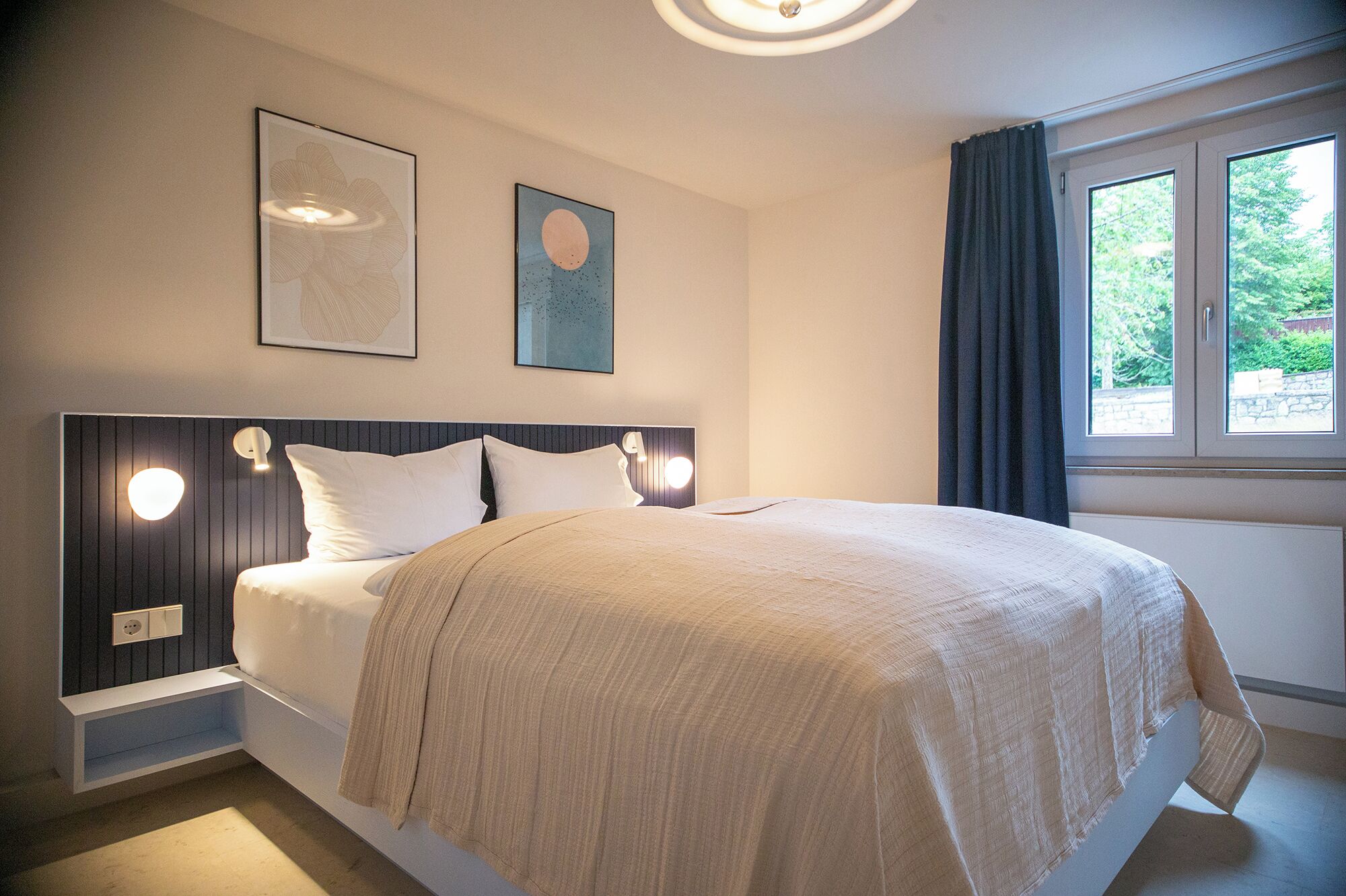 Hochwertige Bettwaren, Bügeleisen/Bügelbrett, kostenloses WLAN