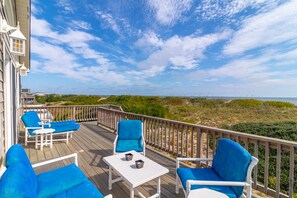 Terrace/patio - Sun decks and sunrise views from Ocean Exposure in Corolla! (Corolla)
