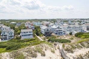Exterior - Sun decks and sunrise views from Ocean Exposure in Corolla! (Corolla)