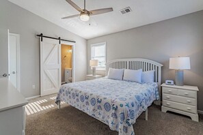 6 habitaciones, tabla de planchar con plancha, internet y ropa de cama