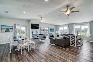 Smart-TV, DVD-Player, Stereoanlage