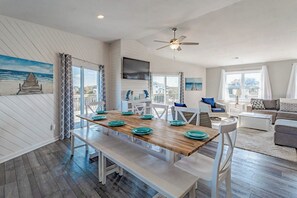 Dining - Beautifully updated Corolla vacation home, only 1300 ft from the beach! (Corolla)