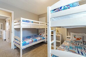 6 habitaciones, tabla de planchar con plancha, internet y ropa de cama