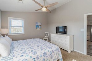 6 bedrooms, iron/ironing board, internet, bed sheets - Beautifully updated Corolla vacation home, only 1300 ft from the beach! (Corolla)