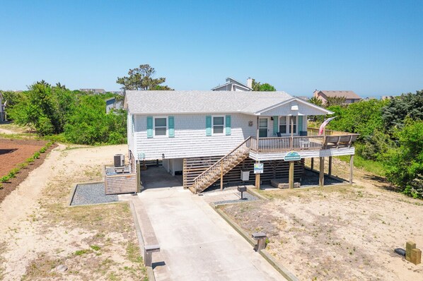 Exterior - Rustic charm Outer Banks vibe at Mt. Retreat in Duck, NC by Sun Realty (Duck)