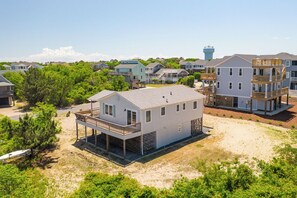 Exterior - Rustic charm and a classic Outer Banks vibe at Mountain Retreat in Duck, NC! (Duck)