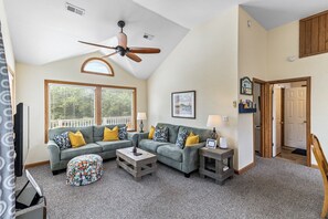 Smart TV, video games, table football - Beautiful beach house near the Currituck Club golf course in Corolla, NC! (Corolla)