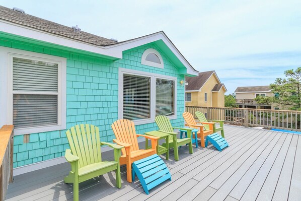 Terrace/patio - Beautiful beach house near the Currituck Club golf course in Corolla, NC! (Corolla)