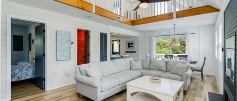 Smart-TV, Kamin, DVD-Player, Stereoanlage