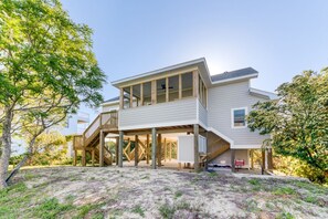 Exterior - Bright and airy recently constructed home just a short walk to the beach! (Avon)