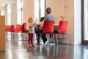 Dining - havenhostel Bremerhaven  (Bremerhaven)