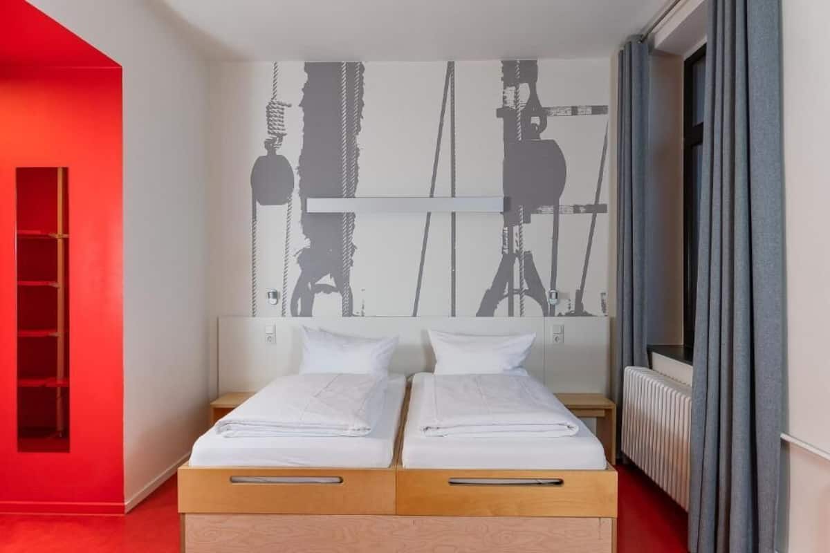 Quarto casal | 1 quarto, roupas de cama antialérgicas, escrivaninha