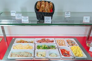Desayuno buffet todos los días (con cargo)