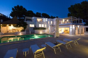 Outdoor pool - Superbe Villa VUE SUR MER AU Dessus DE Cala Jondal (Sant Josep de sa Talaia)