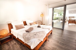 3 slaapkamers, een strijkplank/strijkijzer, reisbedje, internet