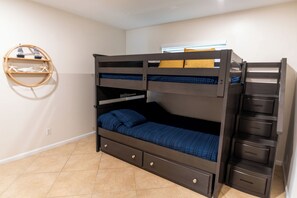 4 Schlafzimmer, Bügeleisen/Bügelbrett, WLAN, Bettwäsche