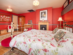 1 bedroom, bed sheets