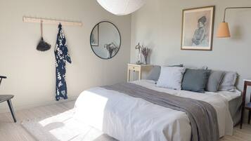 House | Travel crib, free WiFi, bed sheets