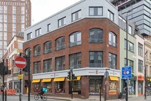 Exterior - Chapel House (London)