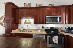 Apartment, Multiple Beds (Baywatch C10) | Private kitchen | Oven, toaster, paper towels
