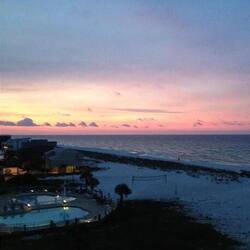 Apartment, Mehrere Betten (Emerald Isle unit 406) | Strand | Am Strand