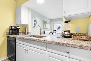 Apartment, Multiple Beds (LaBahia 126 - Perfectly Sea-Sunned) | Private kitchen | Oven, toaster, paper towels