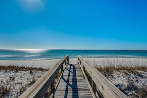 Apartment, Mehrere Betten (Portside Villas unit 13) | Strand | Am Strand