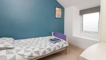 4 phòng ngủ, trang trí khác biệt