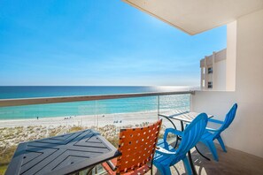 Apartment, Mehrere Betten (Regency Towers 702 West- Azure Pleasu) | Speisen im Freien