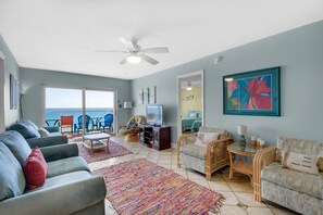 Living area - Regency Towers 702 West- Azure Pleasure (Pensacola Beach)