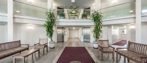 Apartment, Multiple Beds (Regency Towers 702 West- Azure Pleasu)