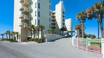 Apartment, 1 King Bed with Sofa bed (Sans Souci unit 401) | Exterior