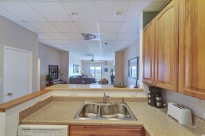 公寓, 1 張特大雙人床和 1 張沙發床 (Sans Souci unit 307) | 住宿內部
