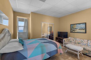 Apartment, Multiple Beds (Sans Souci unit 706)