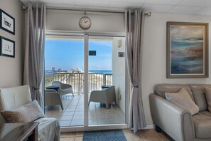 Apartment, Mehrere Betten (Sans Souci unit 601) | Wohnbereich