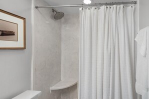 Apartment, 1 King Bed (Santa Rosa Dunes 1062) | Bathroom | Towels, soap, toilet paper - Santa Rosa Dunes 1062 (Pensacola Beach)